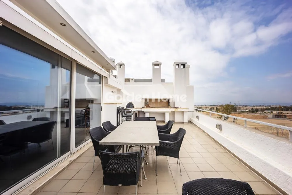 Terrass - Mezzanine Flat with Park View in Elliniko