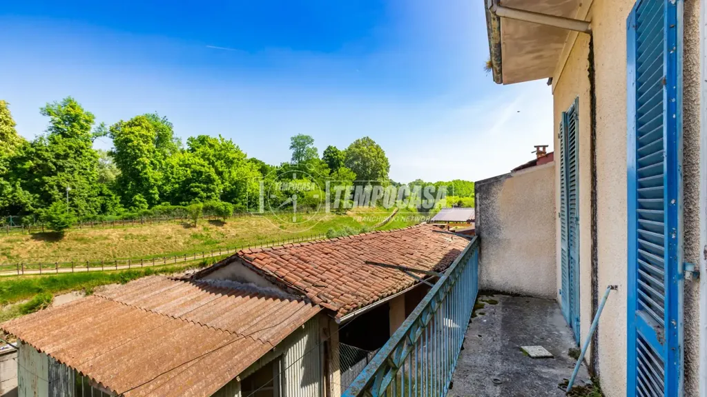 Rõdu - Semi-Independent House with Courtyards in Santena
