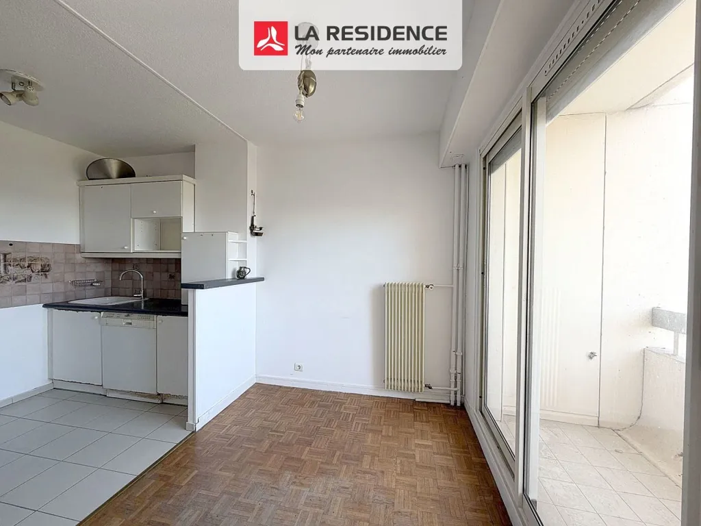 Köök - Apartment with Balcony in Chatou