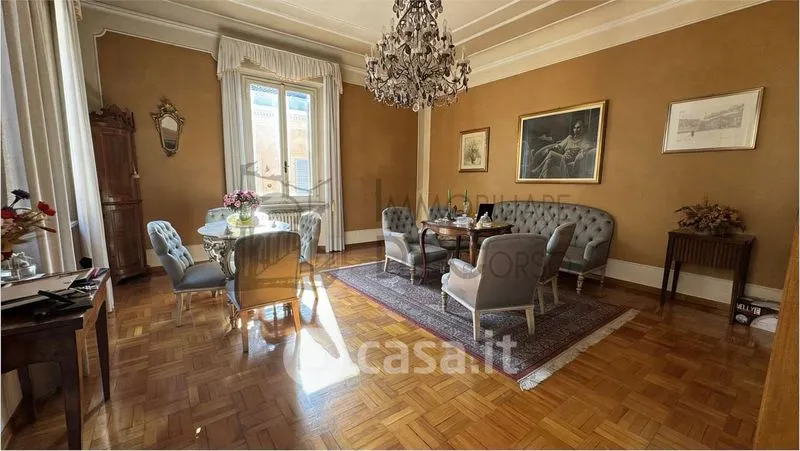 Salle à manger - Charming Penthouse with Ascender in Modena