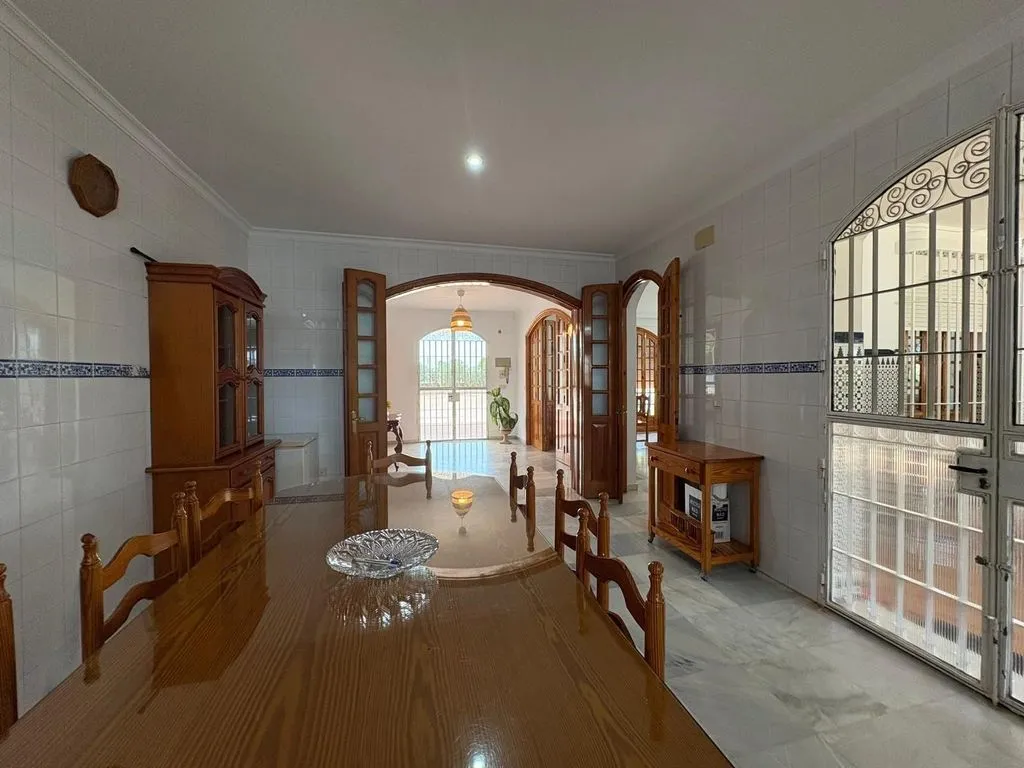 Söögituba - Detached House with Pool in Chiclana de la Frontera
