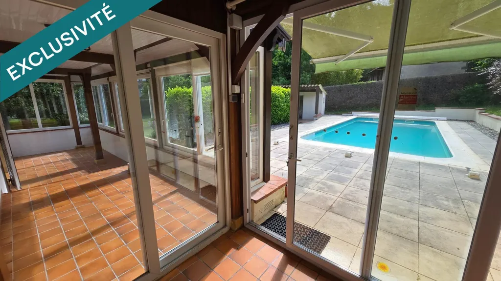 Bassein - Spacious House with Pool in Sauveterre-la-Lemance