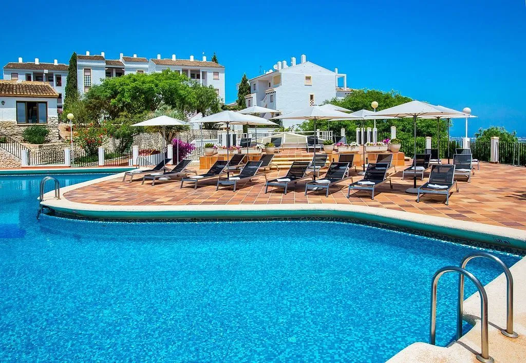Bassein - Apartment with Pool and Terrace in Pego