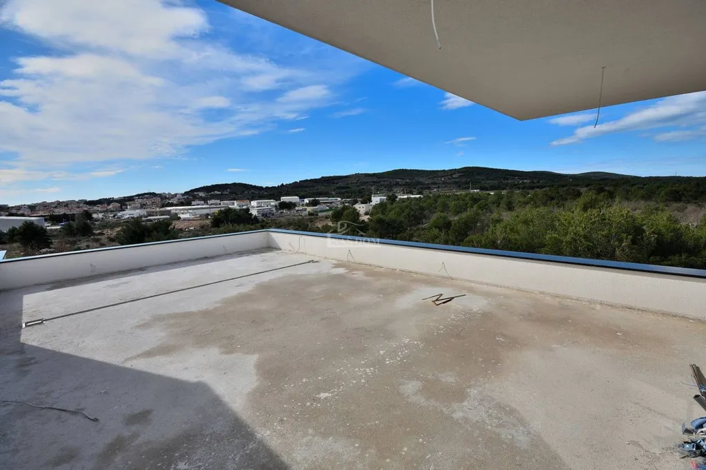 Terrasse - Two-Bedroom Apartment with Sea View in Vodice