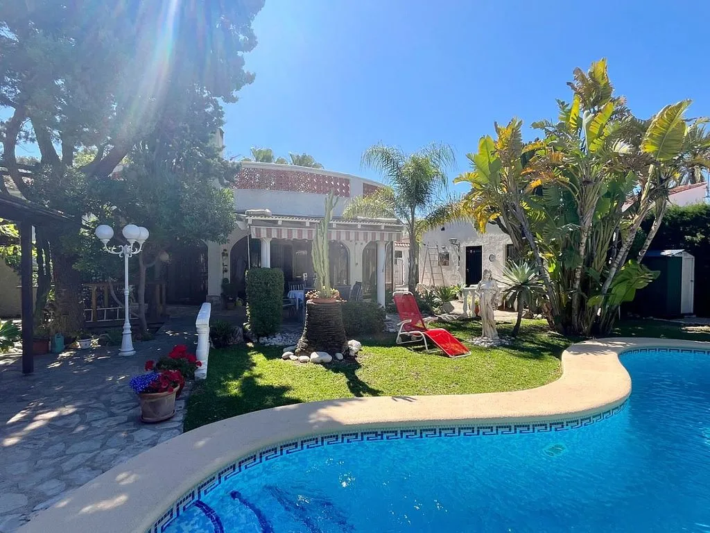 Piscina - Chalet with Pool and Terrace in Els Poblets
