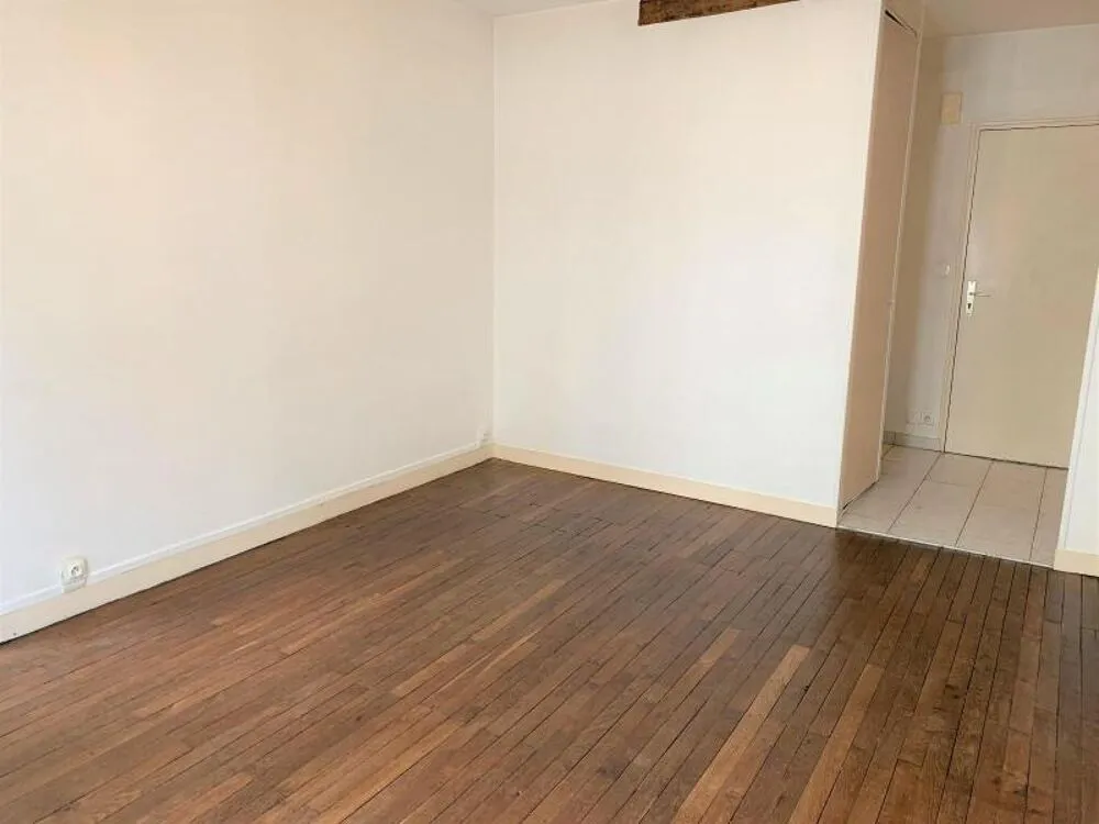 Toad - Bright 2-Bedroom Apartment in Central Angers