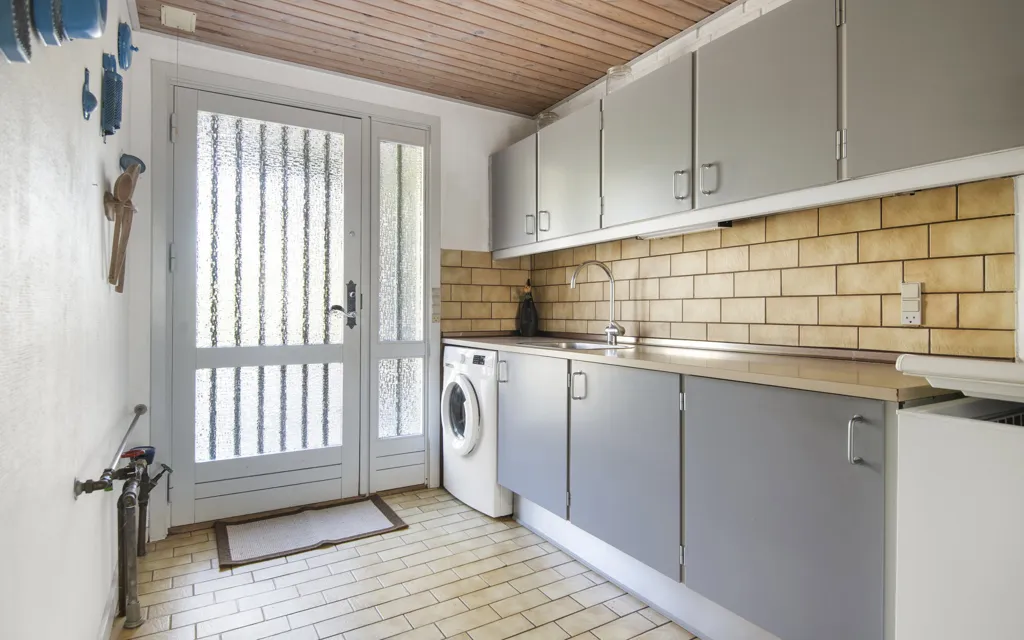 Buanderie - Spacious House with Workshop Garage in Tårs