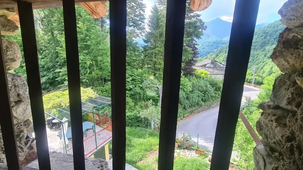 Balcon - Historic Apartment with Balcony in Ceres