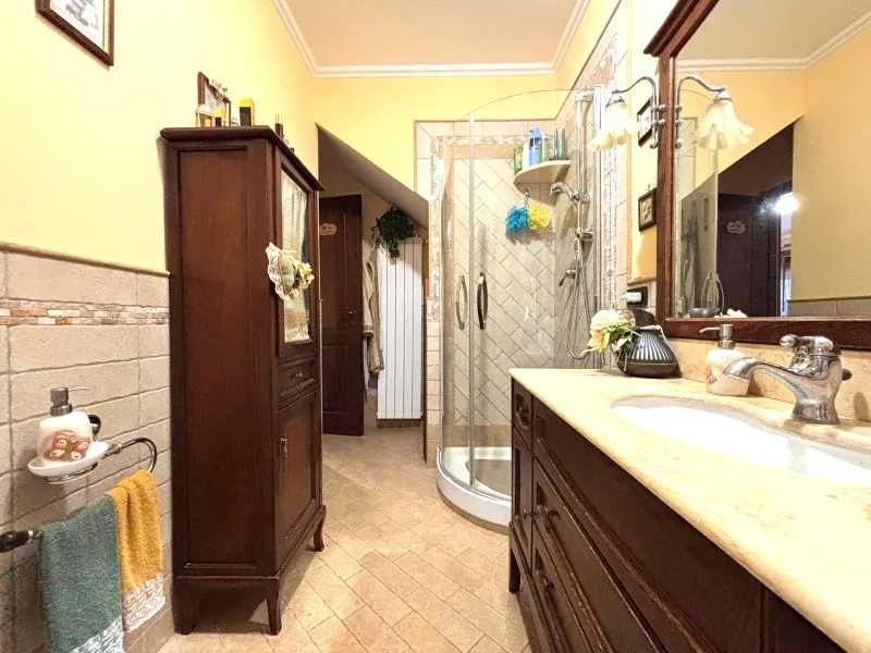 Bagni - Bifamiliar Villa with Garden in Ardea