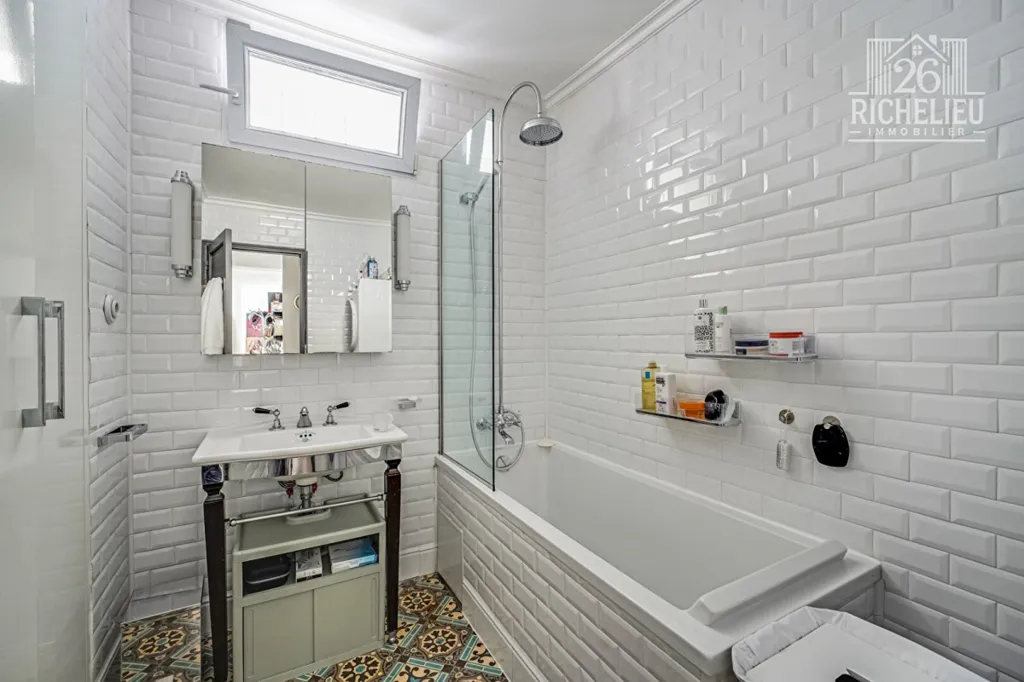 Vannitoad - Renovated 3-Bed Apartment in Paris 2ème