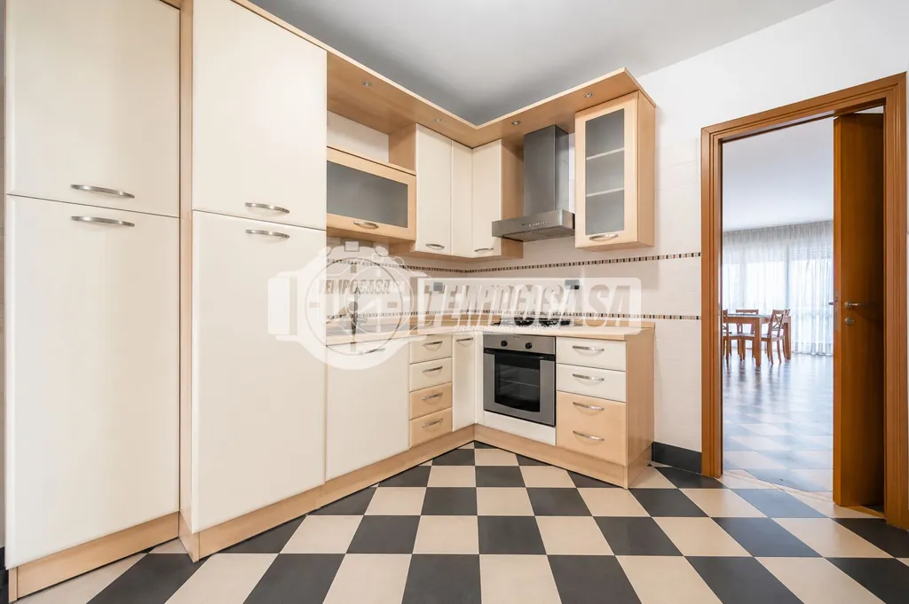 Cuisine - Ground Floor Apartment with Garden in Rome