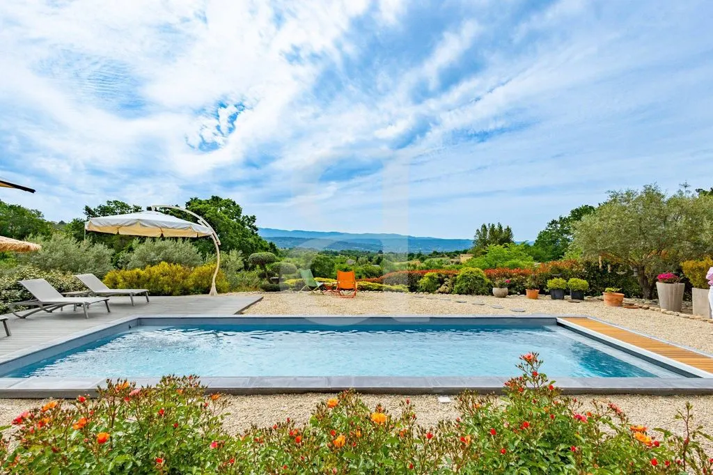 Piscine - Maison Luxueuse avec Vue Sud à Ménerbes