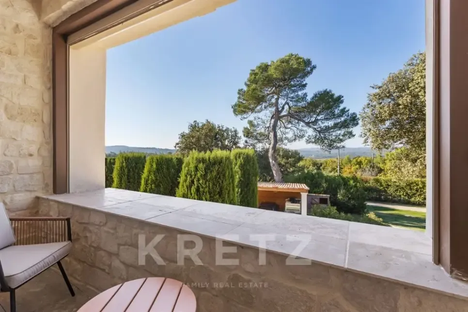 Terrass - Rustic Estate with 3 Gites in Pierrevert