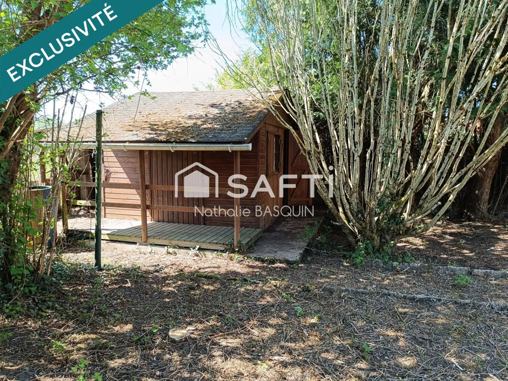 Aed - Stone House with Garden in Genouilly
