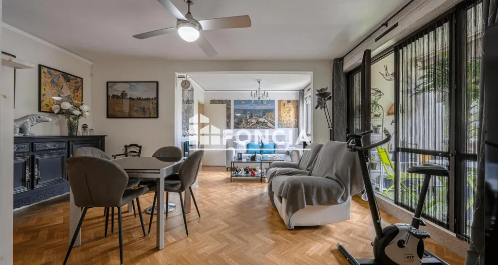 Séjour - Appartement 4 Pièces avec Garage à Annecy