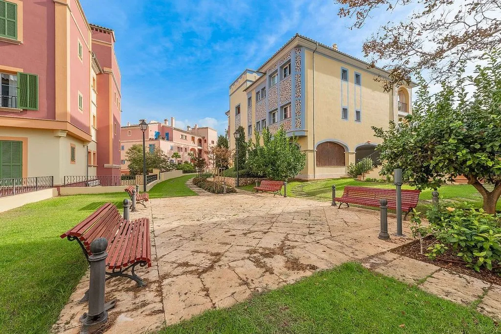 Jardin - Modernised Ground Floor Flat with Pool in Bendinat