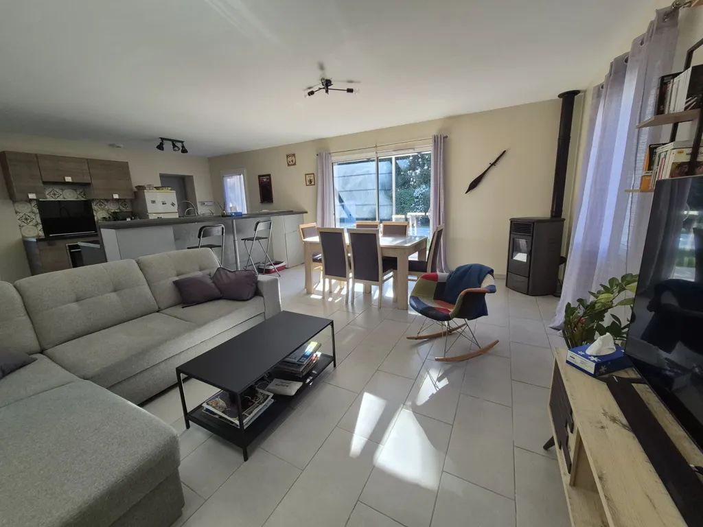 Living Room - Semi-detached Villa with Pool in Eyragues