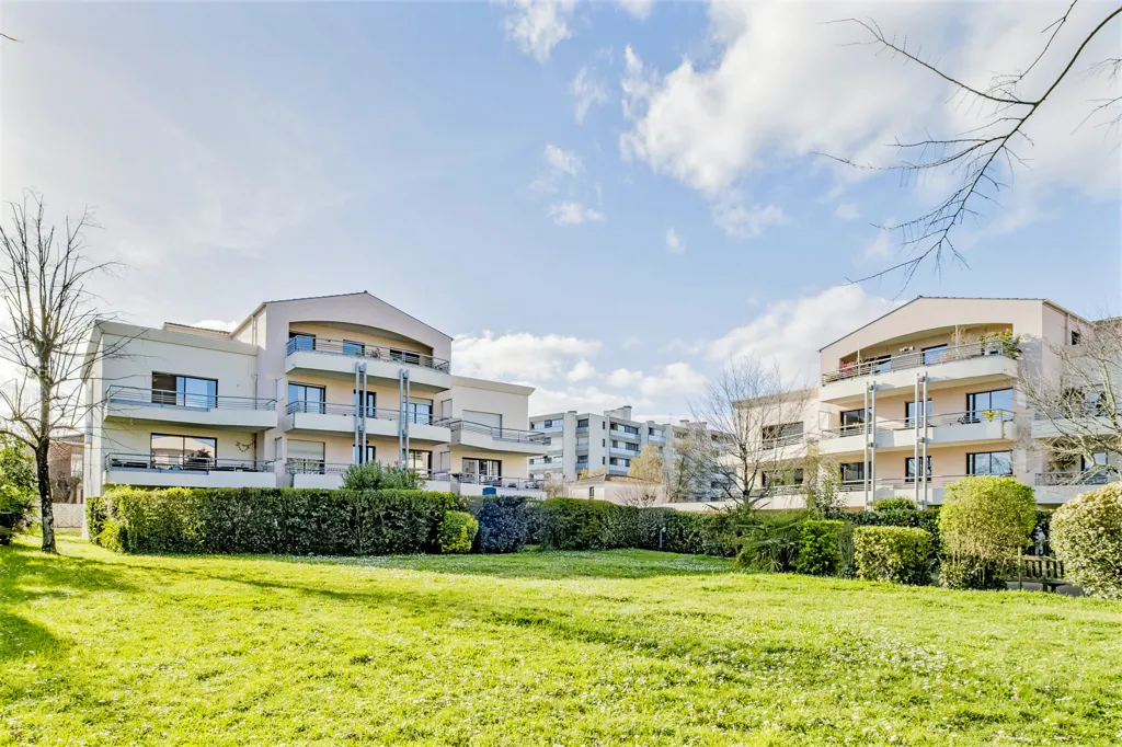 Aed - Secure Apartment with Private Park in Bouscat