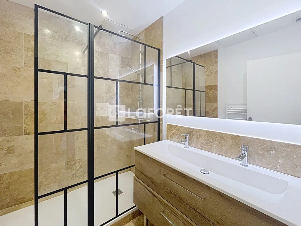 Bagni - Refurbished Duplex with Parking in Valence