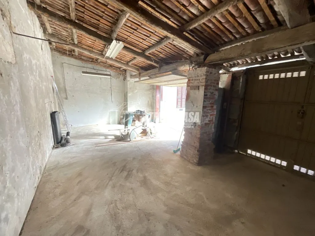 Garage - Bifamiliar House with Private Courtyard in Agliè