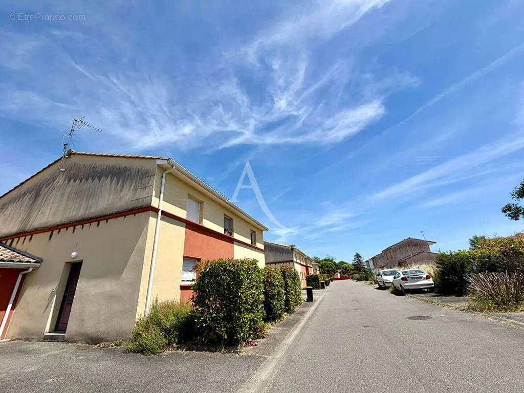 Exterior - T2 Apartment with Pool in Bessières Centre