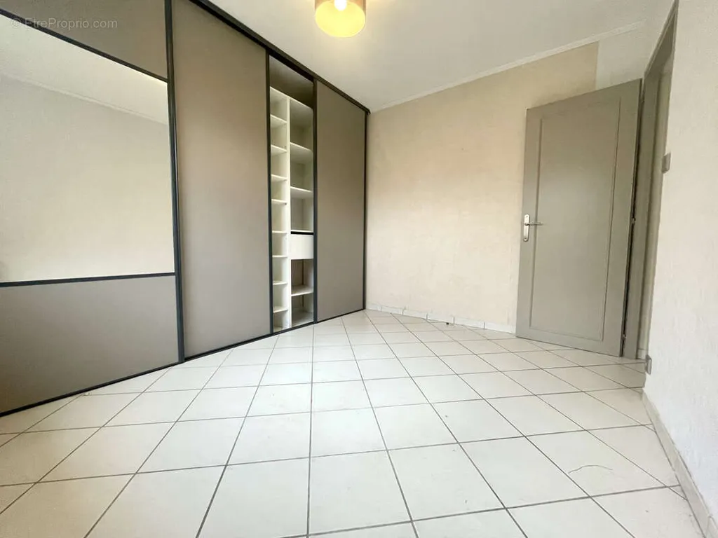 Pièces - Villa avec Garage et Atelier à Clermont-l'Hérault