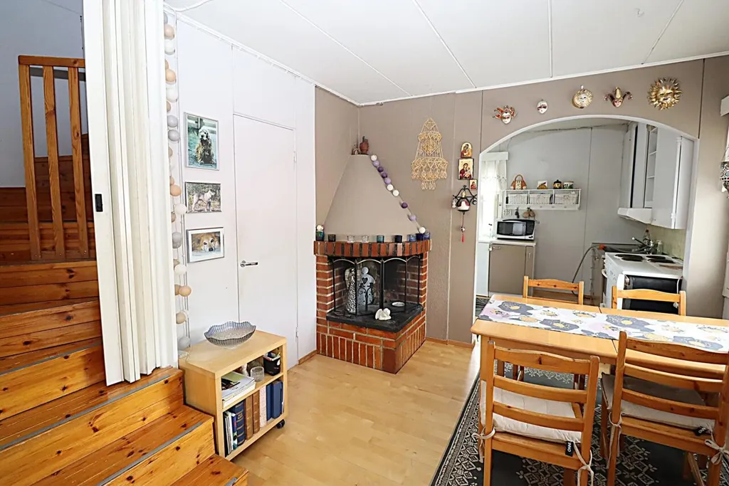 Salle à manger - Rear-Facing House with Sauna in Finland