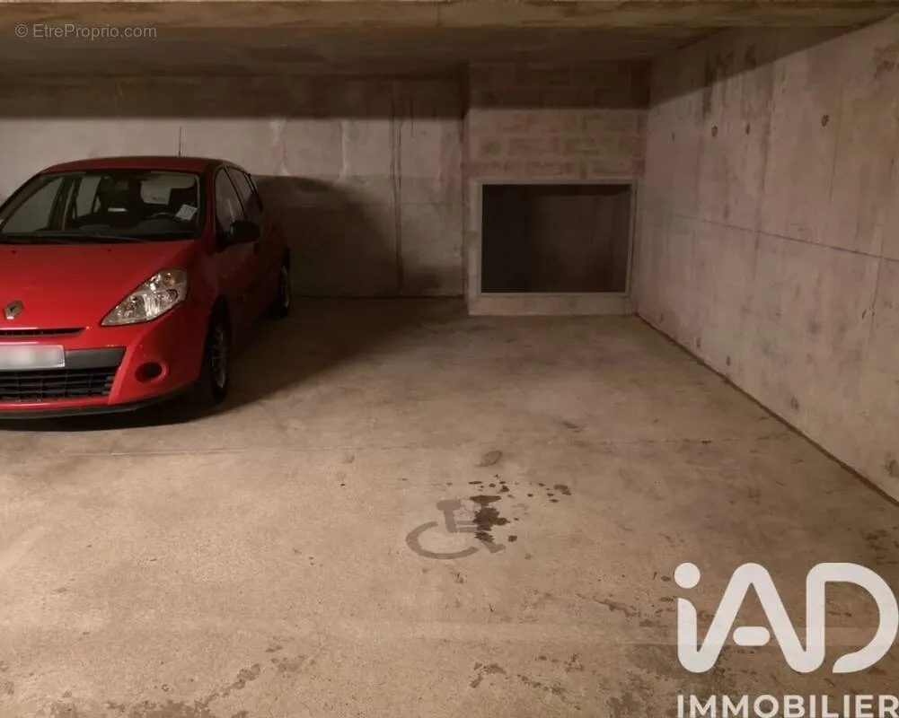 Garaaž - Secured Parking in Pontoise