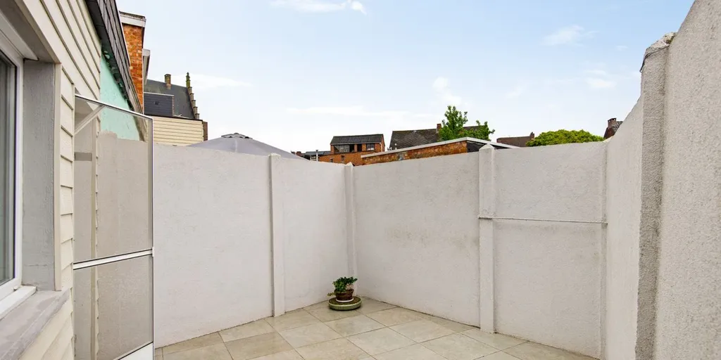 Aed - Renovation-Ready House with Central Location in Kessel