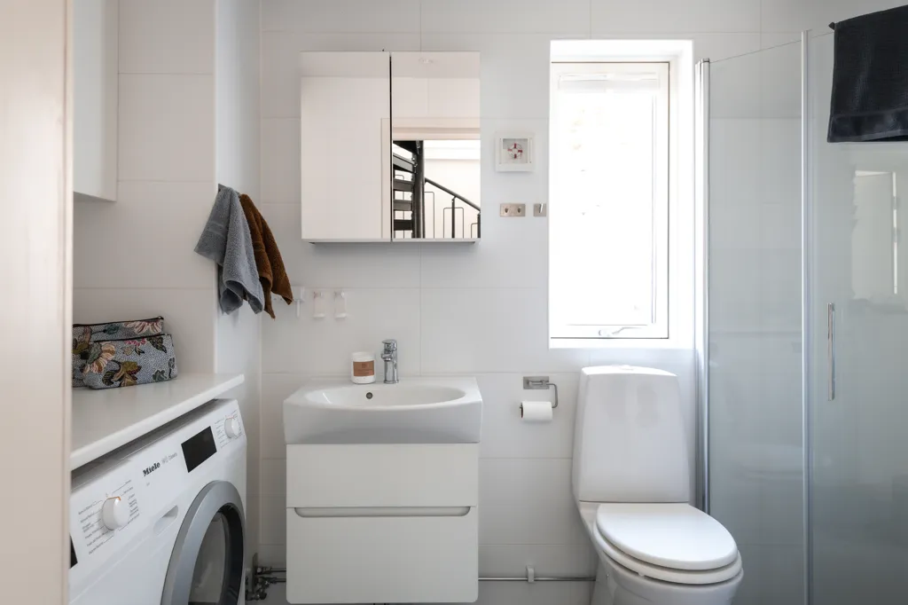 Bathrooms - Luxury Penthouse with Jacuzzi in Parkstaden