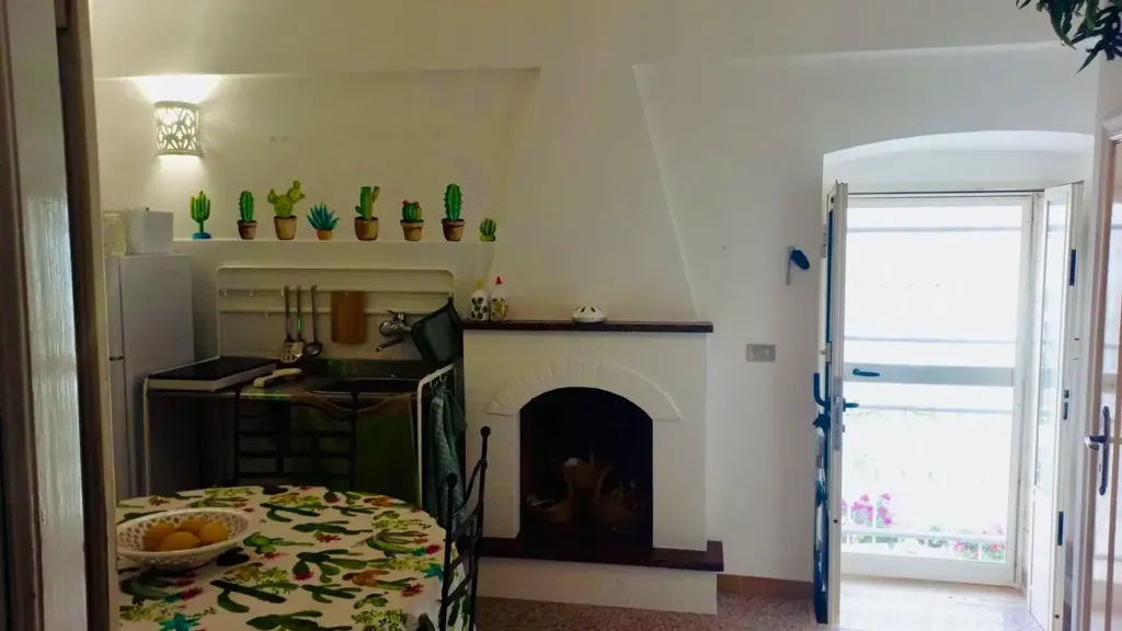 Köök - Typical House with Fireplace in Cisternino