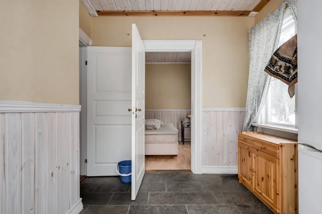 Esik - Multi-Use Property with Historic Charm in Borgvik