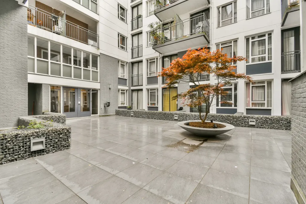 Aed - Split-Level Apartment with Water View in Amsterdam
