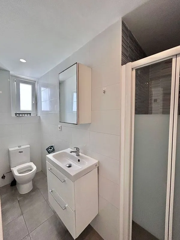 Salles de bain - Characterful Flat with Patio View in Vitoria