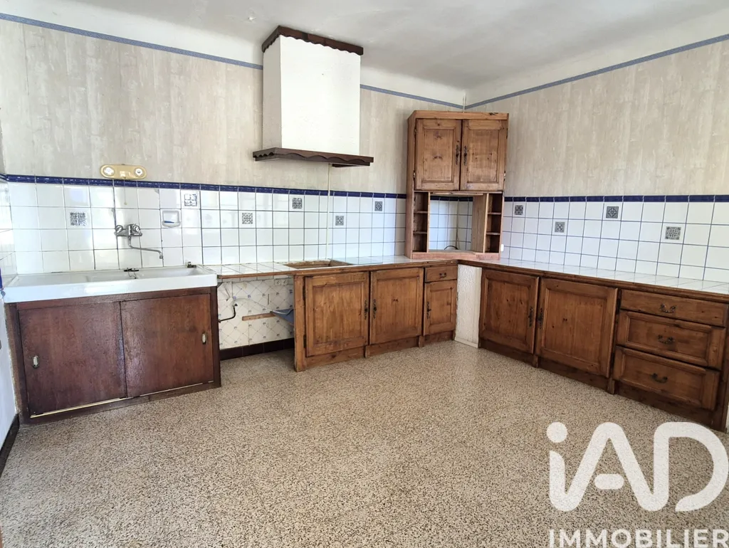 Köök - Village House with Renovation Potential in Sabran