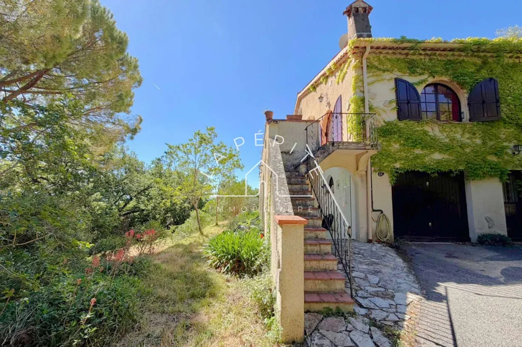 Välivaade - Charming Provençal House with Sea View in Spéracèdes