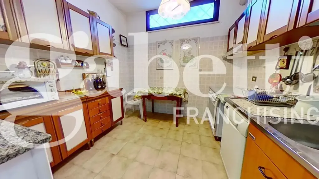 Cuisine - Villa with Balcony and Garden in Ladispoli