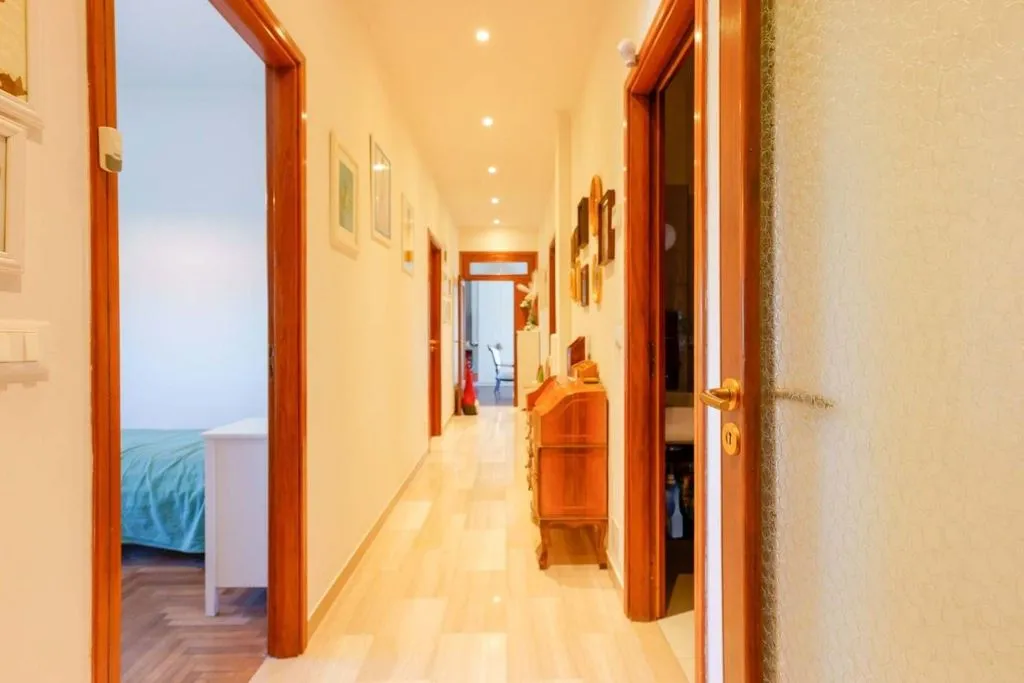 Esik - Penthouse with Large Terrace in Bologna