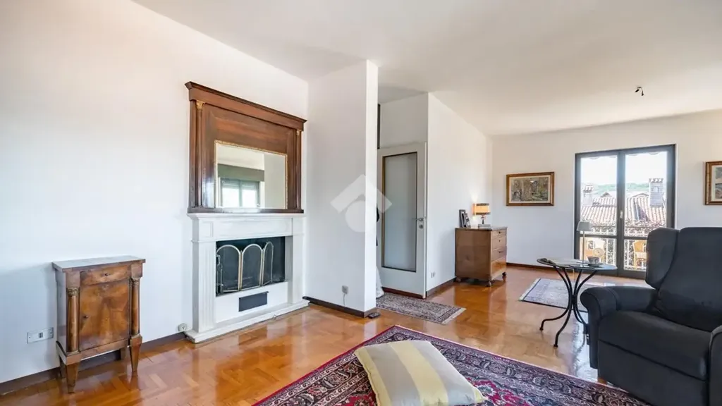 Séjour - Apartment with Panoramic View in Castello Di Brianza