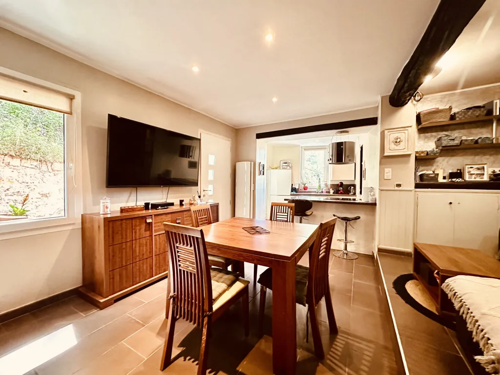 Sala da pranzo - Renovated House with Terrace in La Trinité