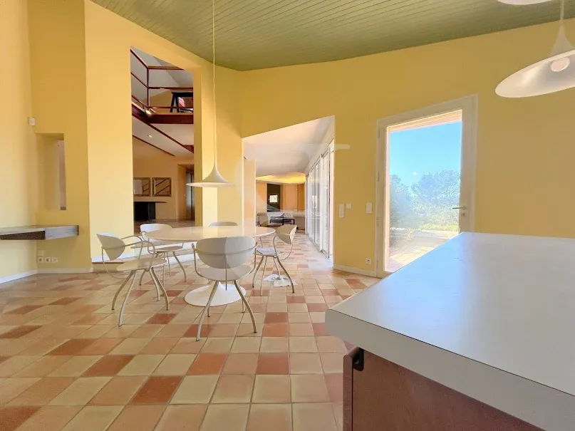 Söögituba - Architectural Villa with Panoramic View near Cavaillon