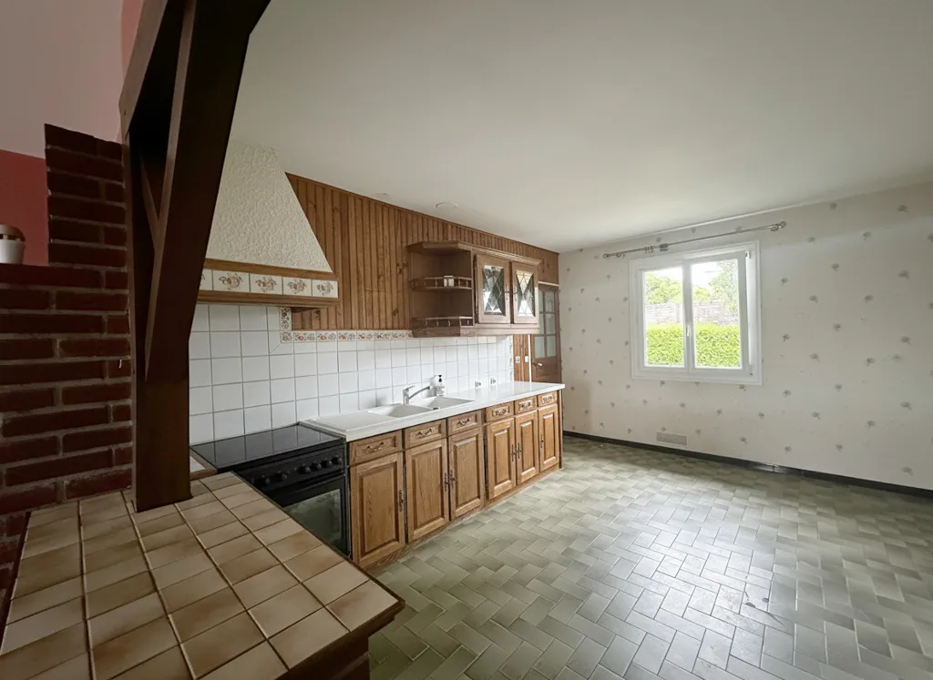 Cuisine - Pavillon de Plain-Pied avec Garage et Jardin à Bornel