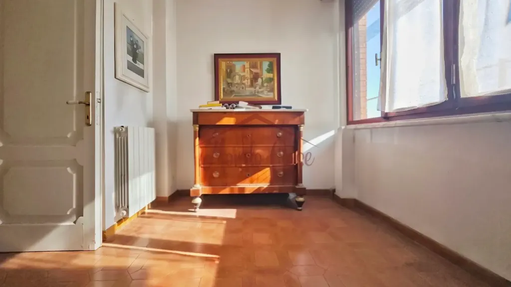 Bureau - Penthouse with Panoramic View in Massa Centre