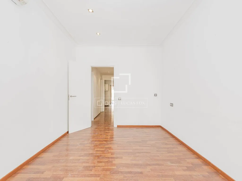 Pièces - Bright Apartment with Terrace in Barcelona
