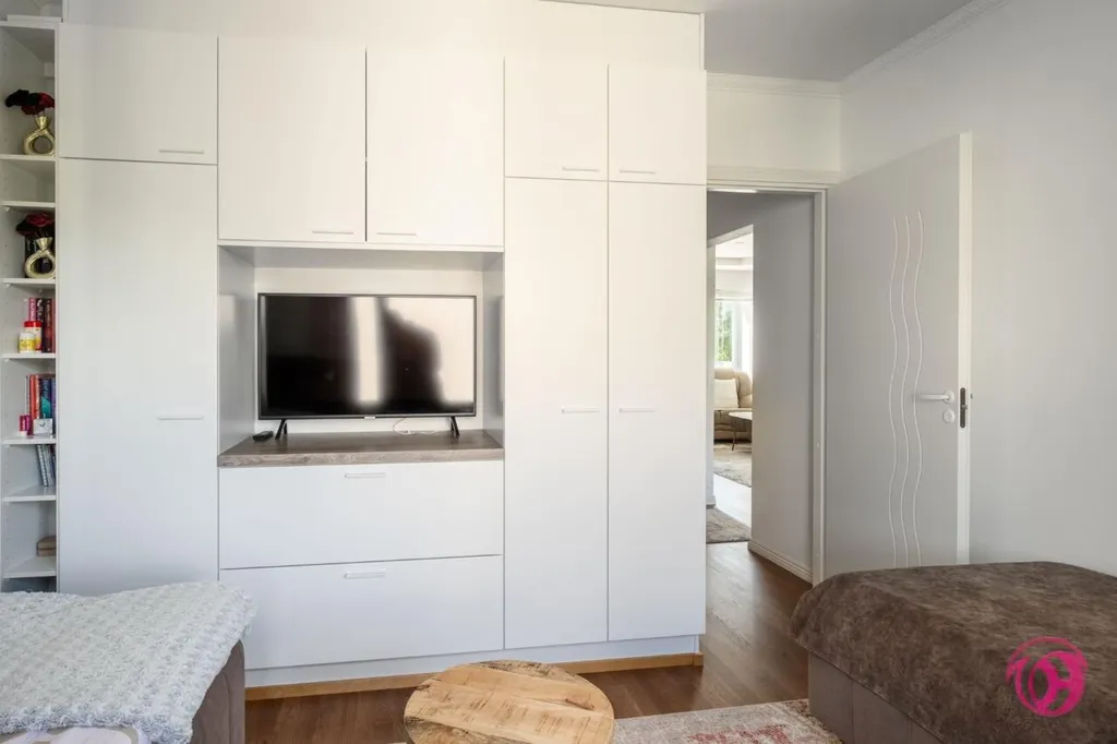 Chambres - Modernised Apartment with Balcony in Martinlaakso