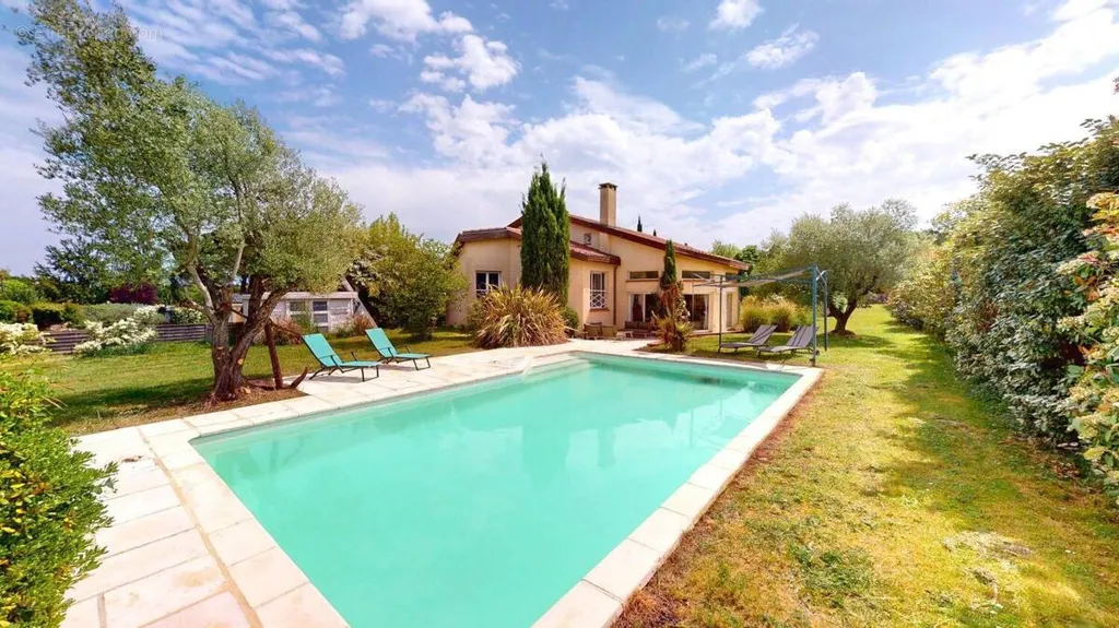 pool_area