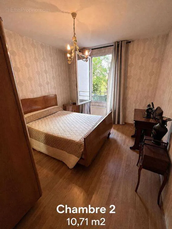 Chambres - Appartement avec Balcon et Garage à ANSE