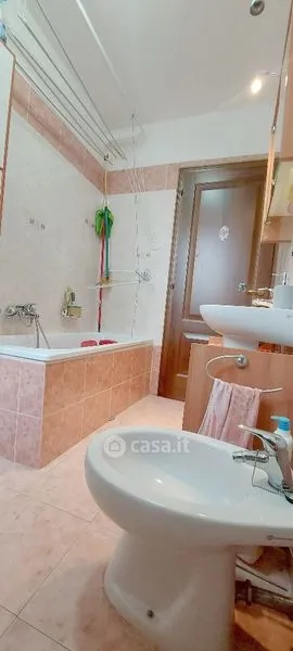 Salles de bain - Two-Storey Apartment with Balcony in Serramazzoni