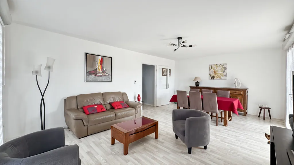Soggiorno - Ground Floor Flat with Private Garden in Coquelles
