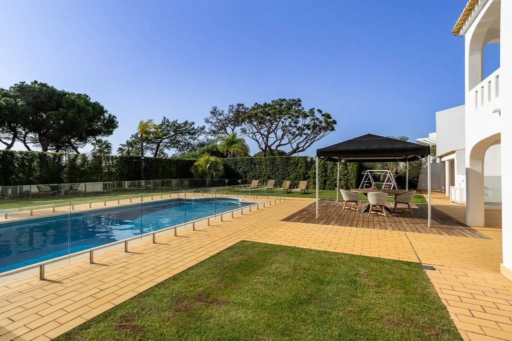 Bassein - Detached House with Pool in Vilamoura